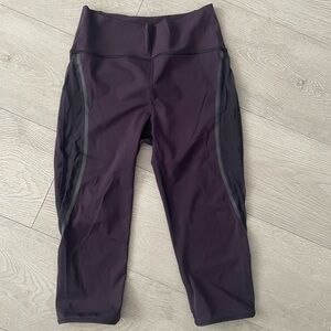 Lululemon Dark Purple Athletic crop size 6 Leggings